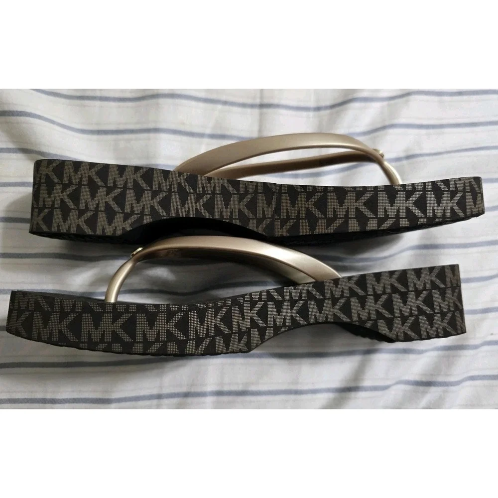 Michael Michael Kors Women's Lilo Logo Wedge Flip Flop Sandals 8M